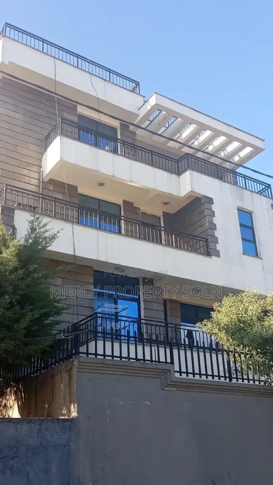 10bdrm House in M, Bole for sale