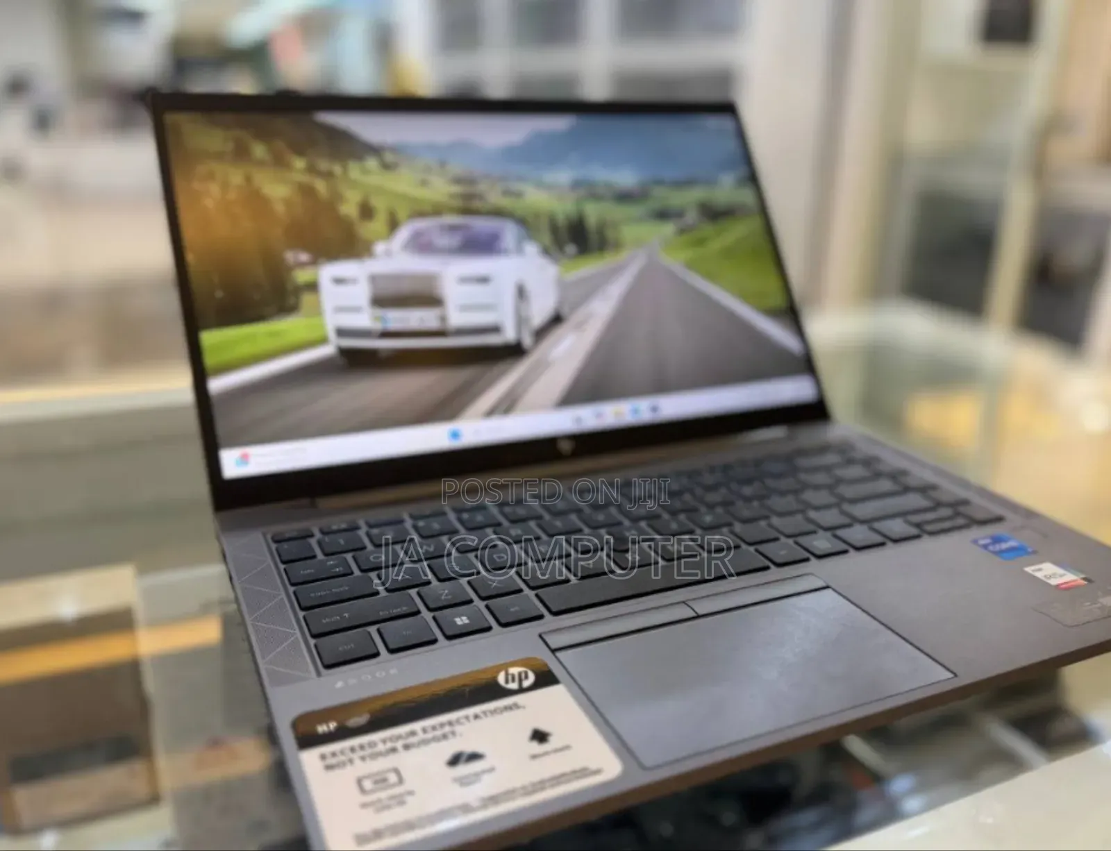 New Laptop HP ZBook Firefly G8 16GB Intel Core I7 SSD 1T