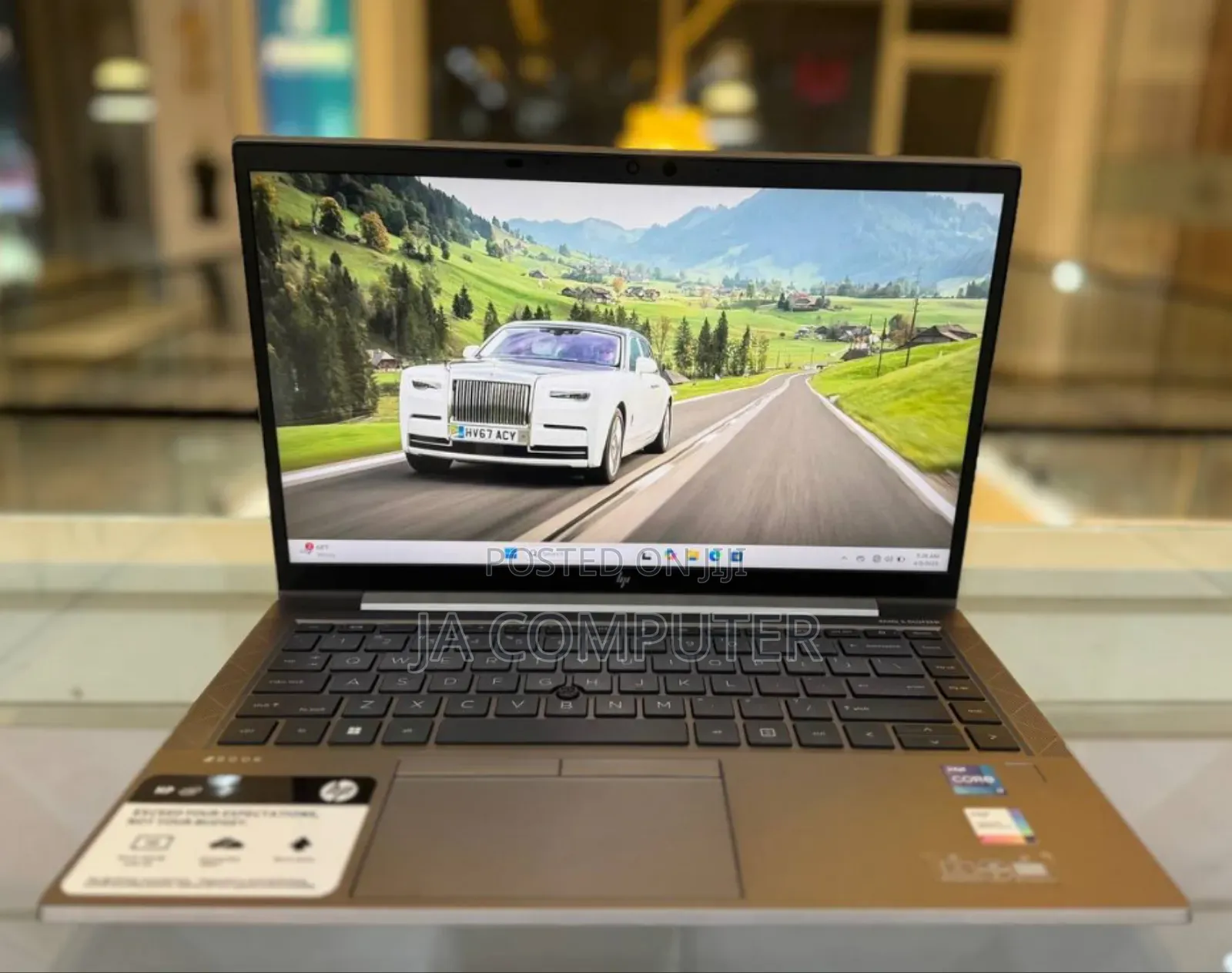 New Laptop HP ZBook Firefly G8 16GB Intel Core I7 SSD 1T