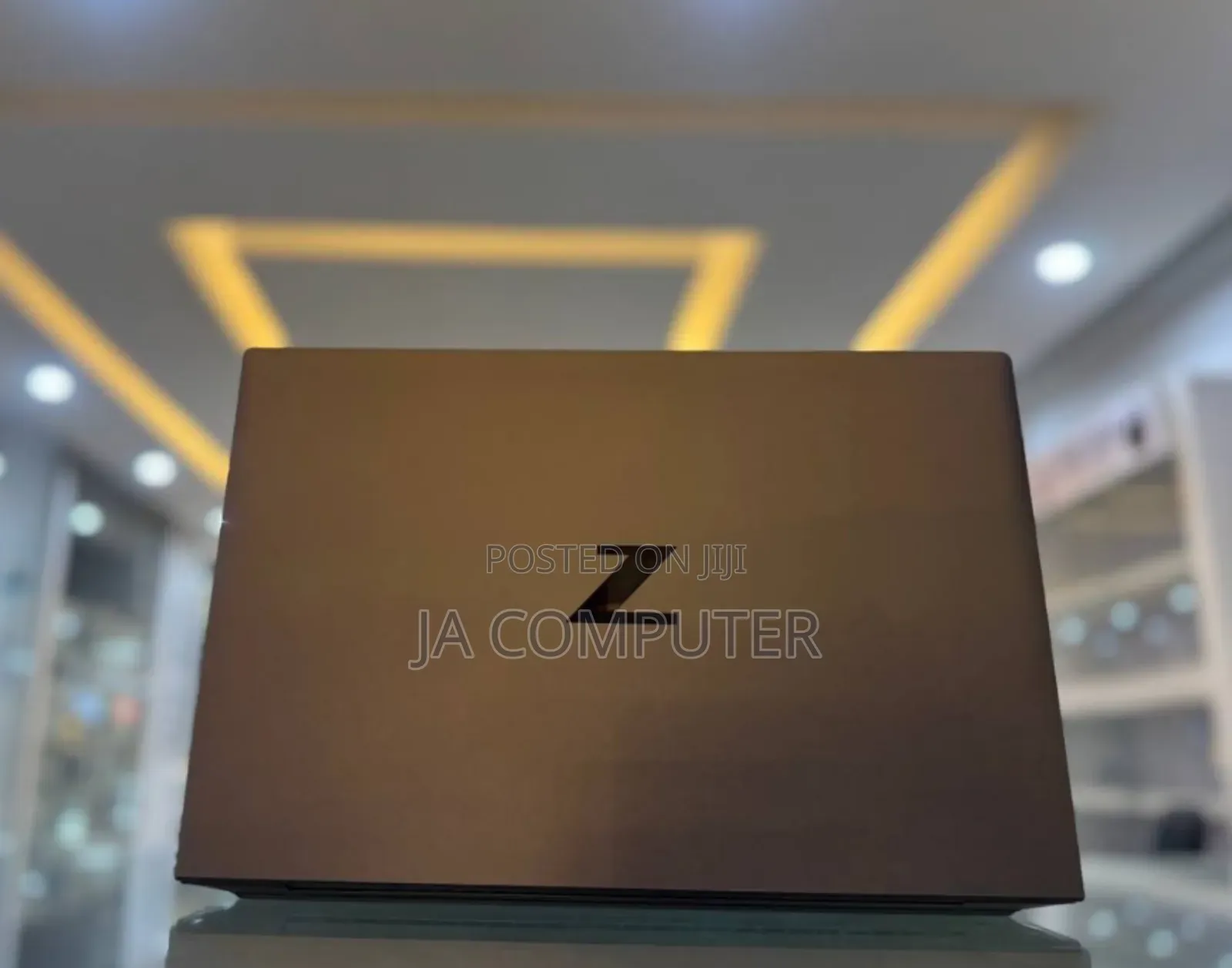 New Laptop HP ZBook Firefly G8 16GB Intel Core I7 SSD 1T