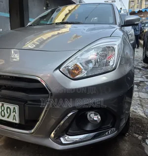 Photo - Suzuki Dzire 2022 Silver