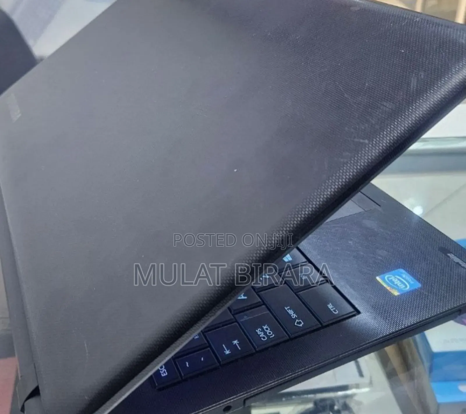 Laptop Toshiba Satellite C55 4GB Intel Pentium HDD 128GB