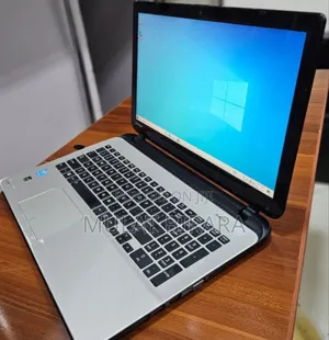 Photo - Laptop Toshiba Satellite L555 4GB Intel Core I5 HDD 500GB