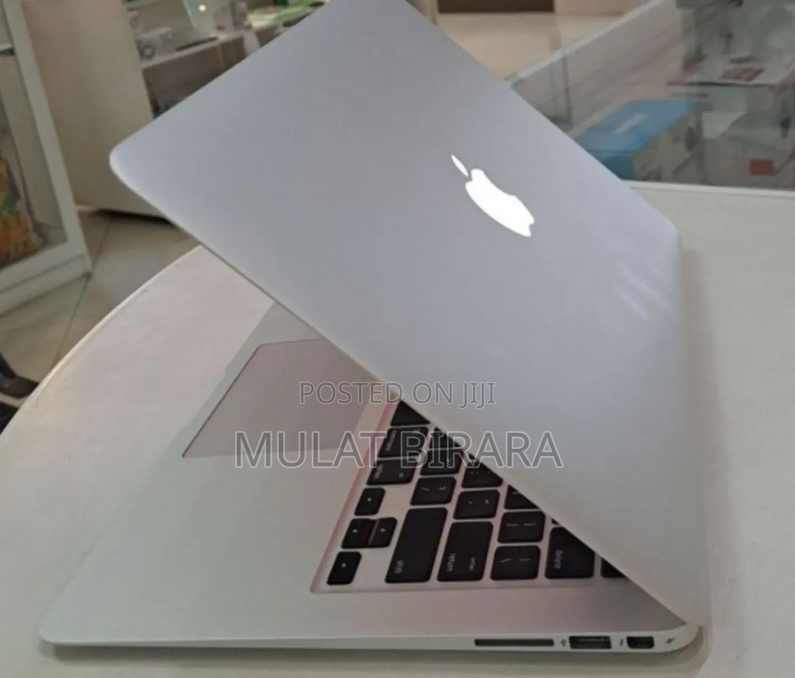 New Laptop Apple MacBook 2010 4GB Intel Core I5 SSD 320GB