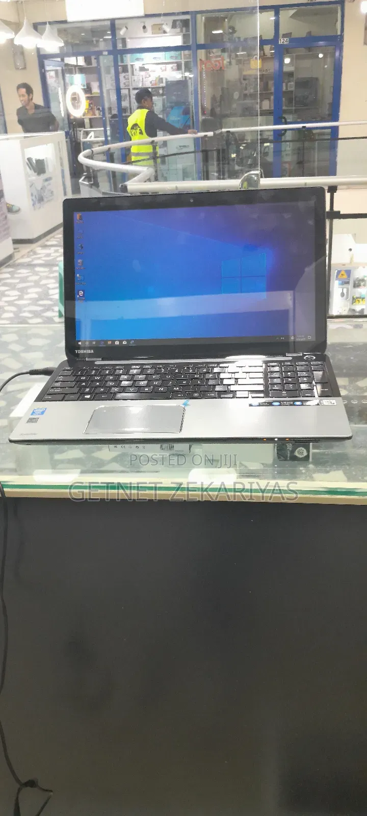 New Laptop Toshiba C50 8GB Intel Core I7 HDD 1T