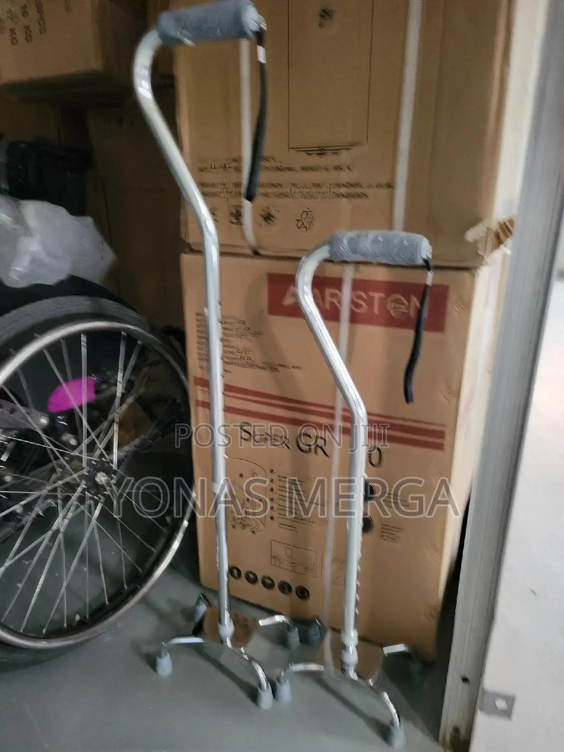 4 Leg Adjustable፱尾 Crome Walking Stick/Cane/Support Stick