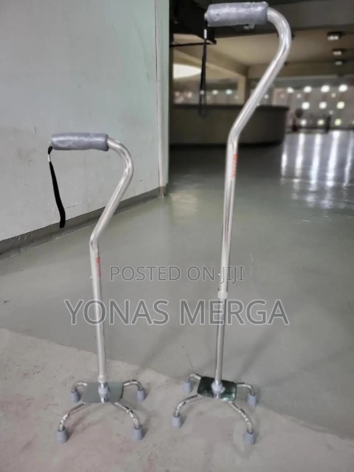 Antar 4 Foot Walking Aid With Large Clearance፬込 Wrist Strap