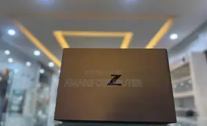 New Laptop HP ZBook Firefly G8 16GB Intel Core I7 SSD 1T