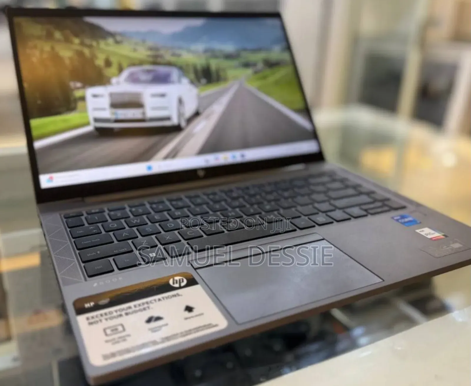 New Laptop HP ZBook Firefly G8 16GB Intel Core I7 SSD 1T