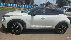 Photo - Nissan Juke 2021 White
