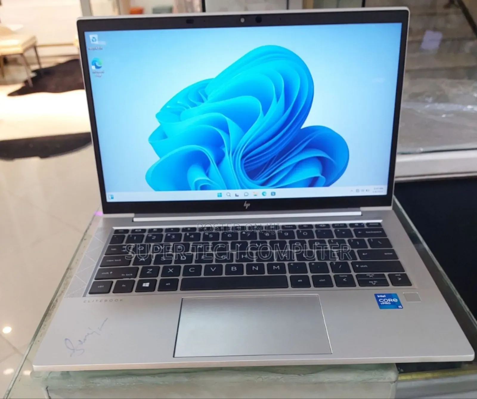 New Laptop HP EliteBook 830 G8 8GB Intel Core I5 SSD 512GB