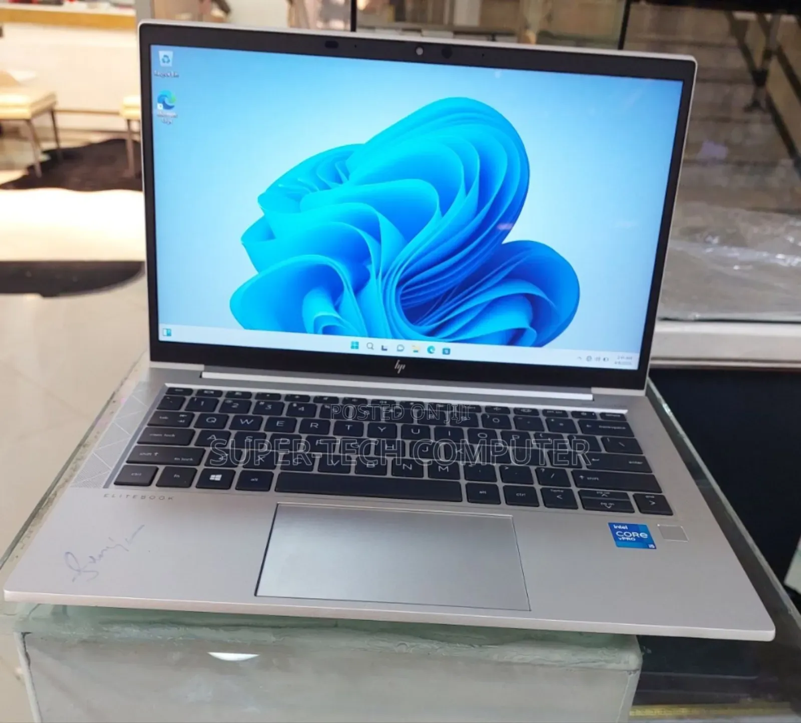 New Laptop HP EliteBook 830 G8 8GB Intel Core I5 SSD 512GB
