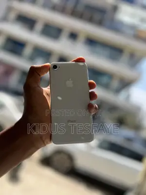 Photo - Apple iPhone 8 64 GB White