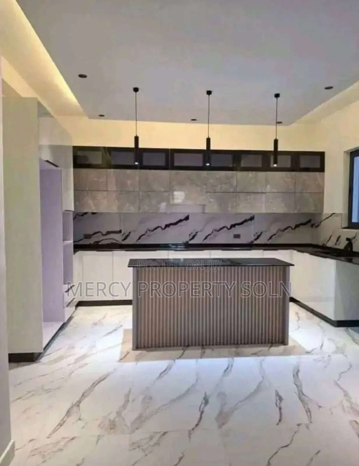 Furnished 8bdrm House in Bole for sale