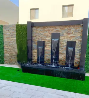 Wall Fountain የግድግዳ ፋውንቴን