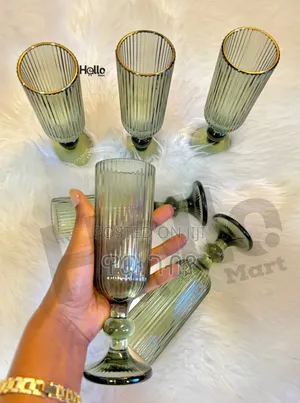 ትልቅ የሆኑ ኳሊቲ እና ውብ ብርጭቆ