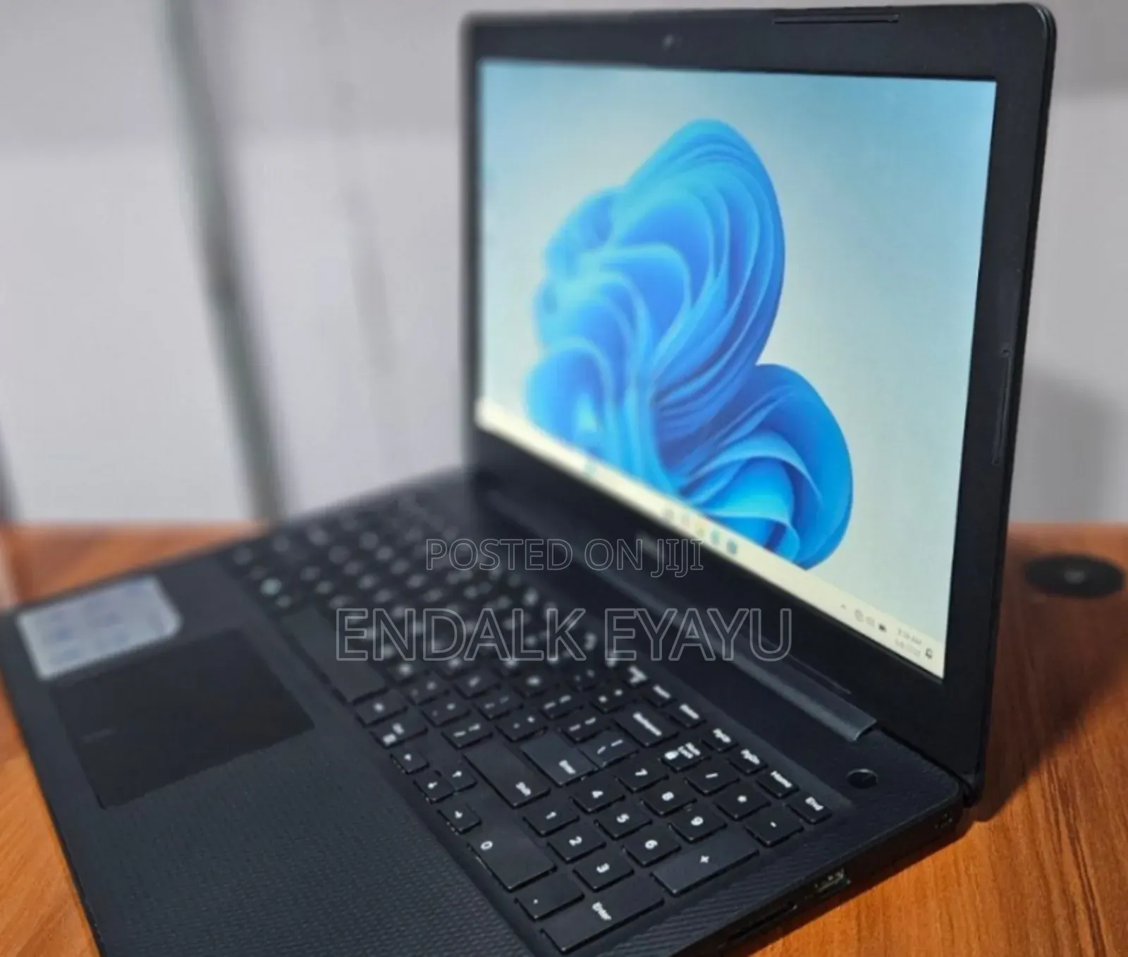 New Laptop Dell Inspiron 15 8GB Intel Core I5 SSD 1T