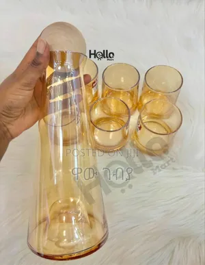 Photo - ውብ የሆነ የውሃ እንዲሁም ፈሳሽ መጠጦች ማቅረቢያ ጆግ