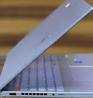 Photo - New Laptop Asus VivoBook W202 16GB Intel Core I7 SSD 512GB