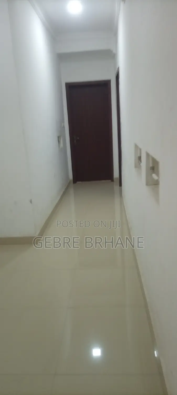 3bdrm Apartment in Apartment, Yeka for rent