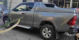 Toyota Hilux 2020 Gray