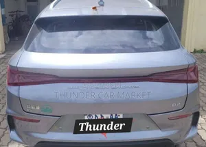 BYD E2 43 kWh 94 hp FWD 2024 Silver