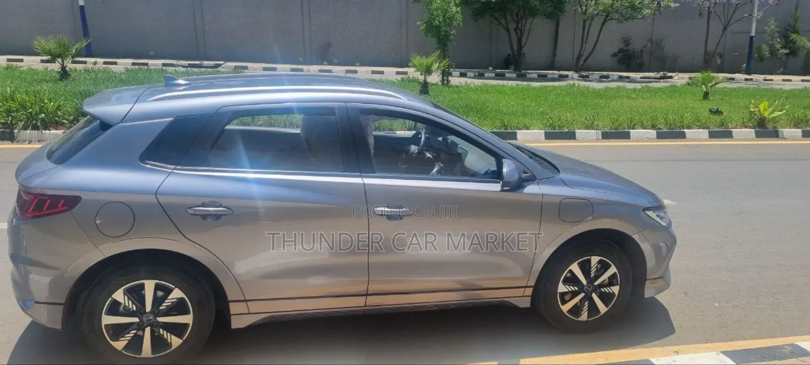 BYD E2 43 kWh 94 hp FWD 2024 Silver