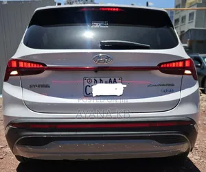 Hyundai Santa Fe 2022 White