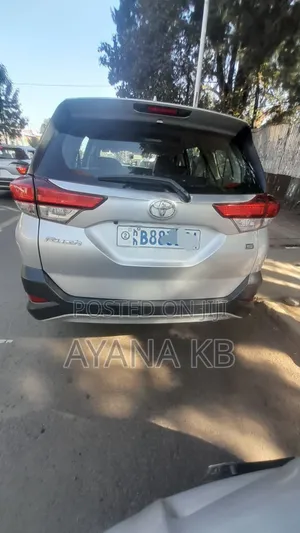 Toyota Rush 2021 Silver