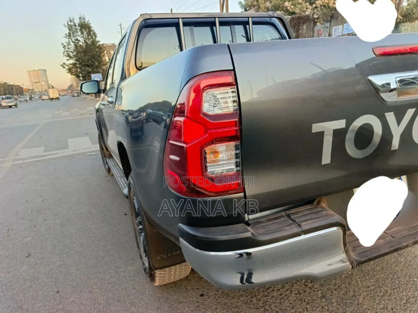 Toyota Hilux 2023 Gray