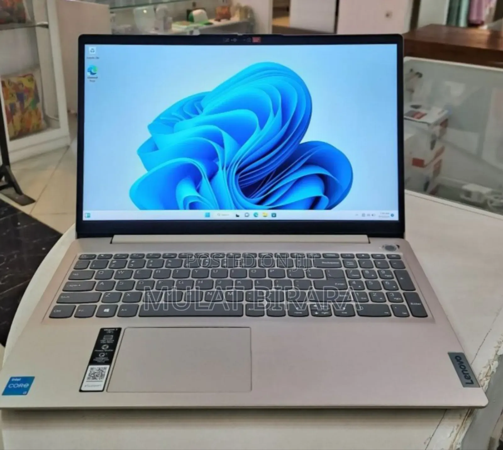 New Laptop Lenovo IdeaPad 110 8GB Intel Core I3 SSD 256GB