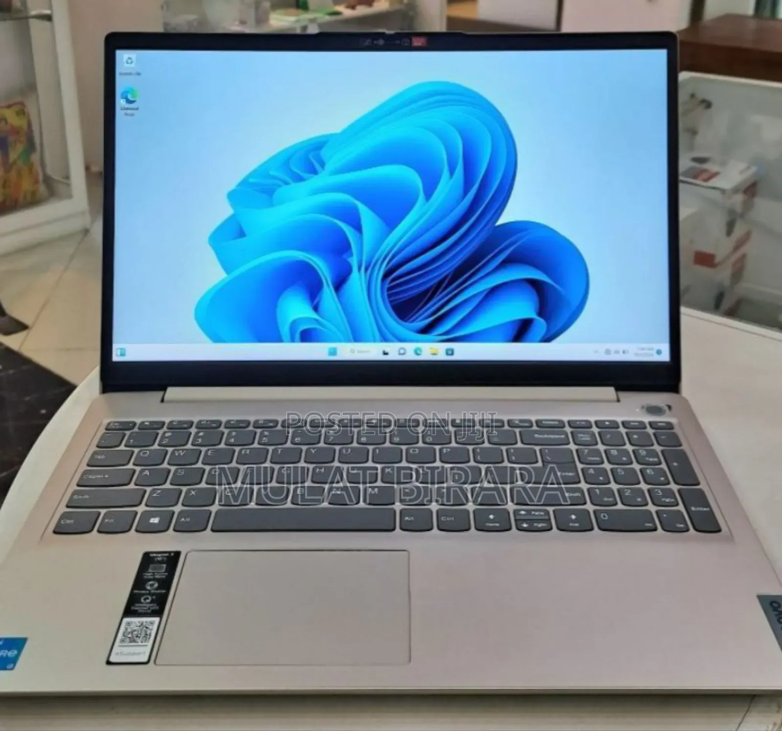 New Laptop Lenovo IdeaPad 110 8GB Intel Core I3 SSD 256GB