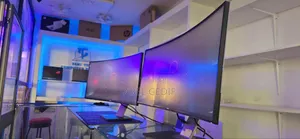 Photo - Dell Framless Usb-C Ips Monitor for Editors 