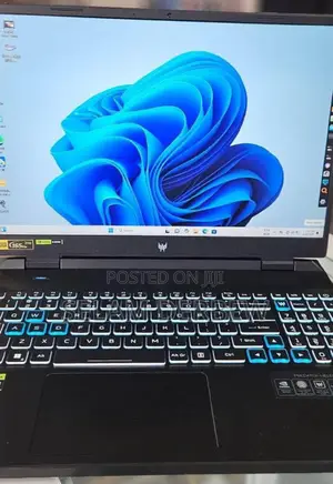 New Laptop Acer Predator Helios 18 PH18-71 16GB Intel Core I7 SSD 1T