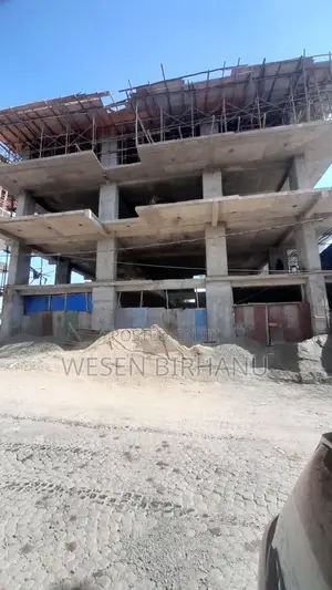 20bdrm Apartment in የ ግል አፓርትመንት ነው, Addis Ketema for sale
