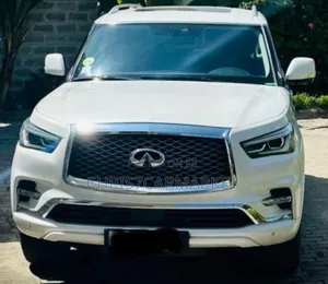 Photo - Infiniti QX80 2020 White