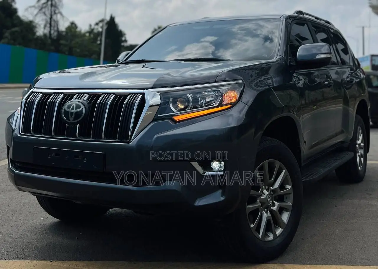 Toyota Land Cruiser Prado 2021 Gray