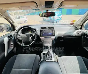 Toyota Land Cruiser Prado 2021 Gray