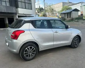 Suzuki Swift 2022 Silver