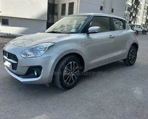 Suzuki Swift 2022 Silver