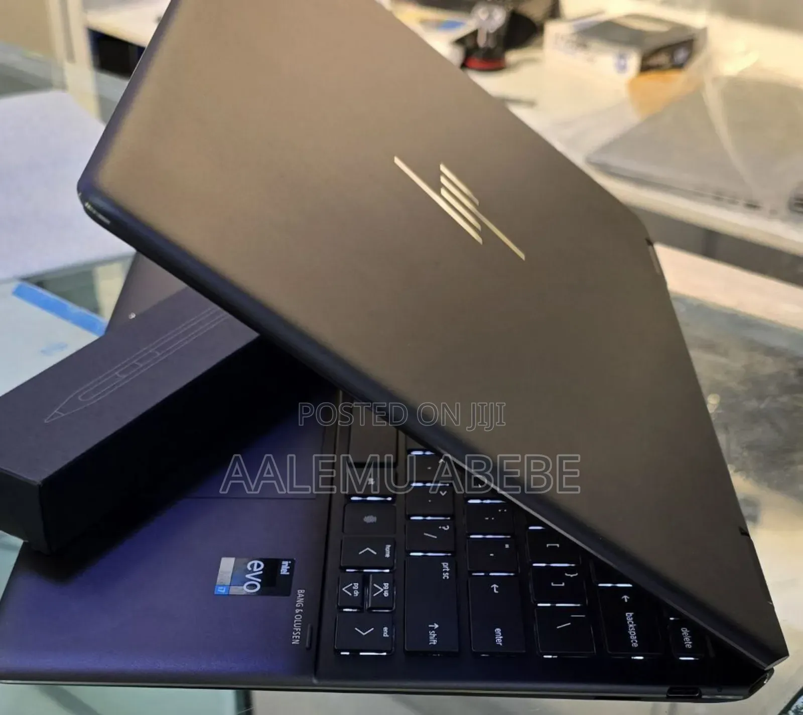 New Laptop HP Spectra 13 16GB Intel Core I7 SSD 1T