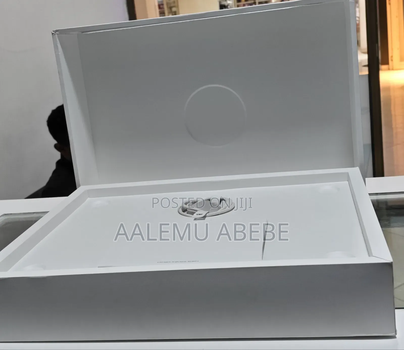 New Laptop Apple MacBook Air 2023 M2 8GB Apple M2 SSD 256GB