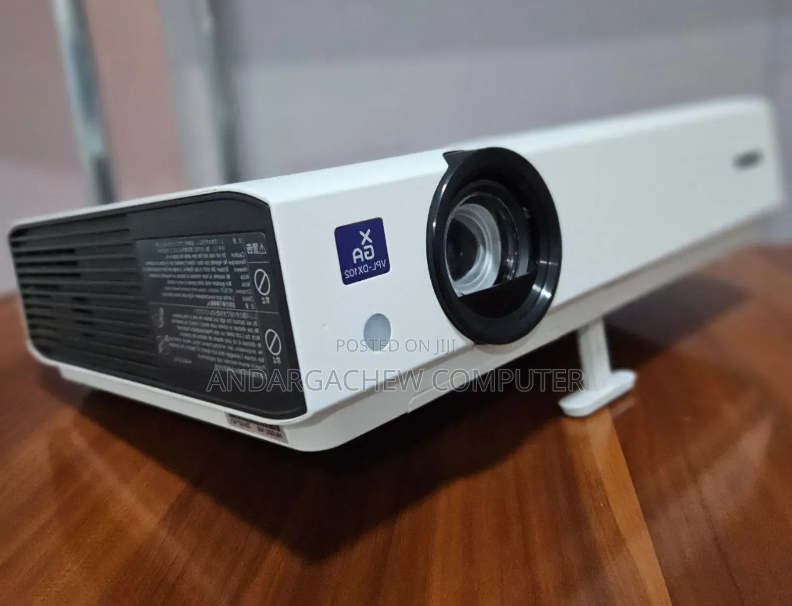 Sony VPL-Dx102 Projector