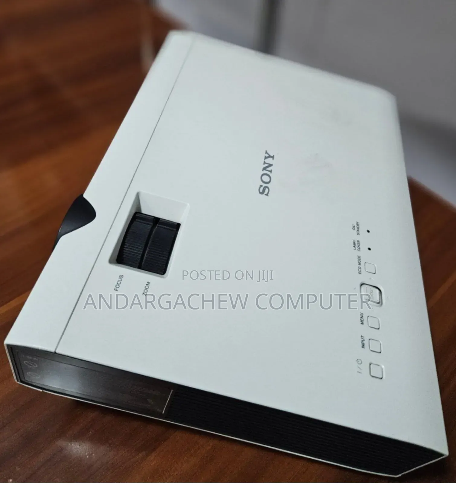 Sony VPL-Dx102 Projector