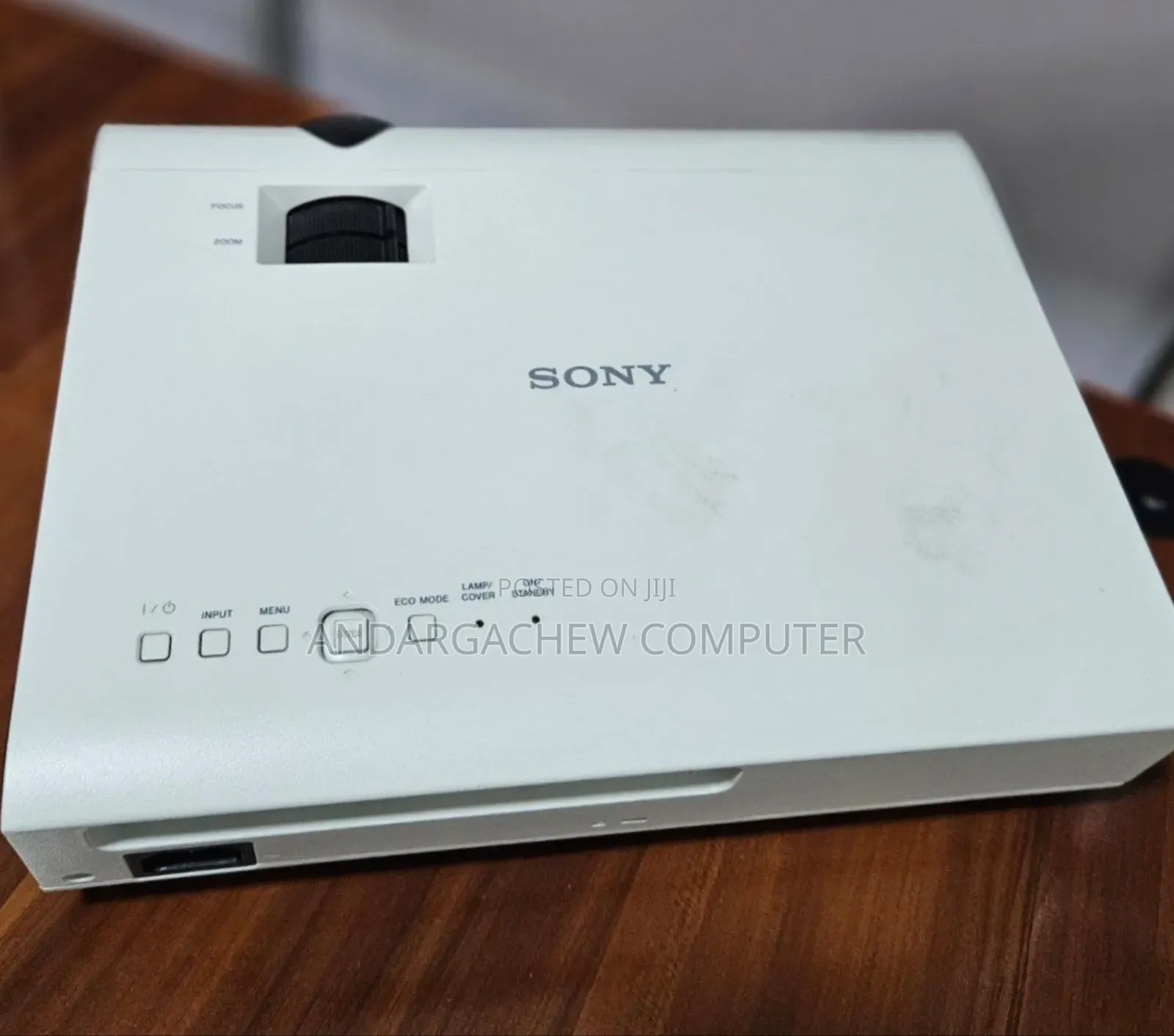 Sony VPL-Dx102 Projector