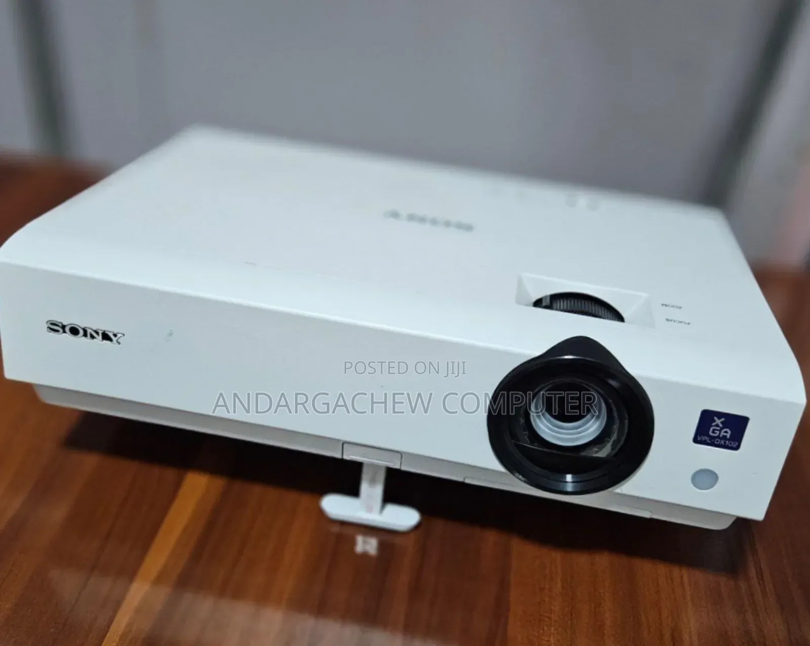 Sony VPL-Dx102 Projector