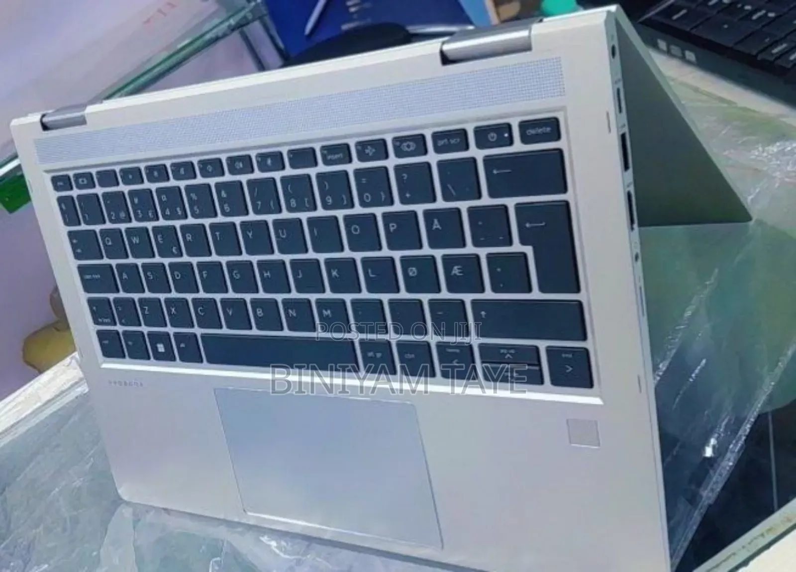 New Laptop HP ProBook X360 440 8GB AMD Ryzen 3 SSD 256GB