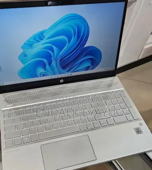 Photo - New Laptop HP 16GB Intel Core I5 SSD 256GB