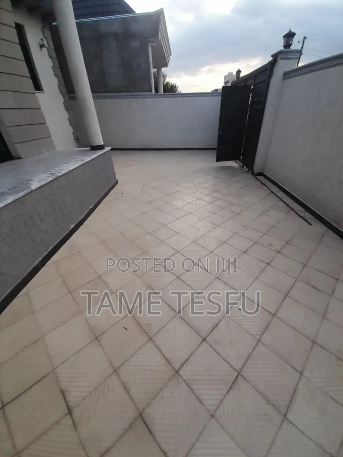 Furnished 3bdrm Villa in Summit, Bole for sale