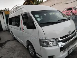 Photo - Toyota HiAce 2015 White